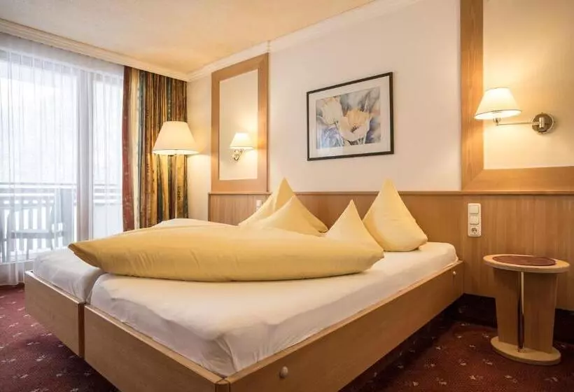 Отель Weisseespitze