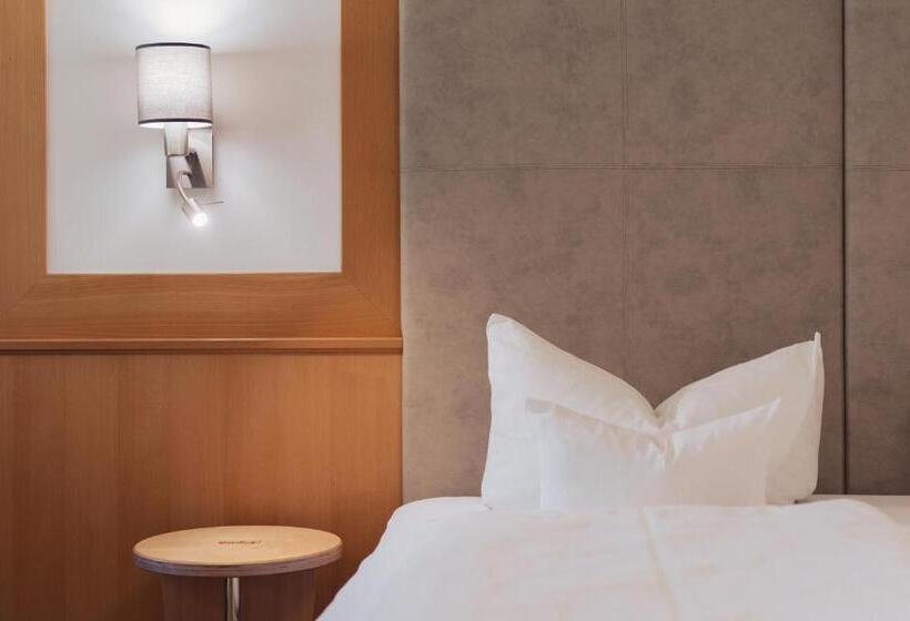 ホテル Weisseespitze