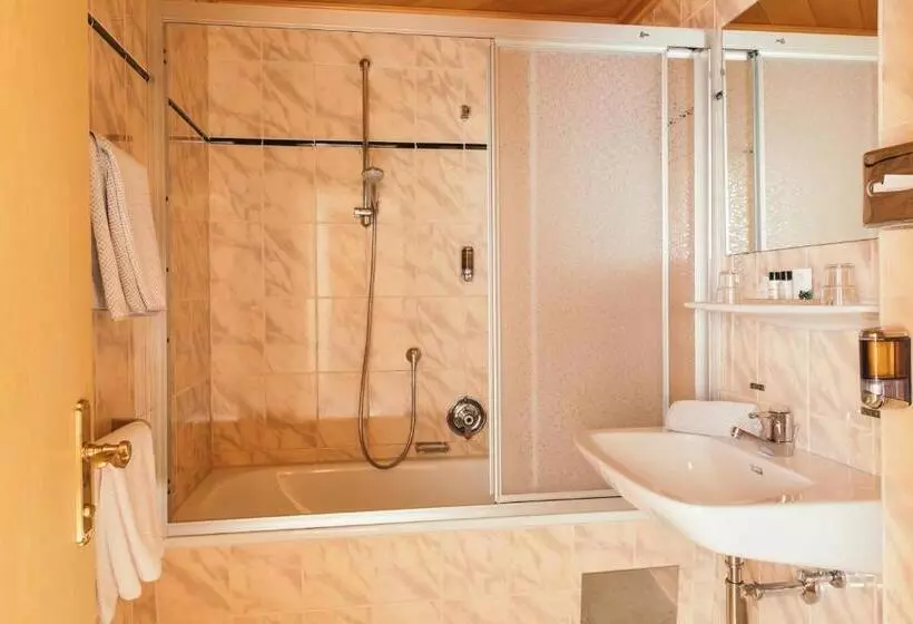 Отель Weisseespitze