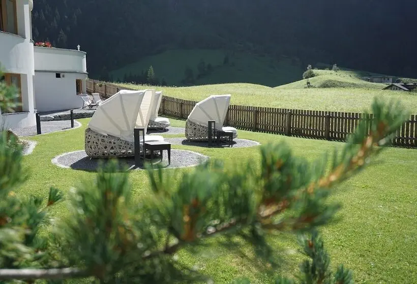 Hotelli Weisseespitze
