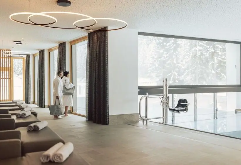 Hotelli Weisseespitze