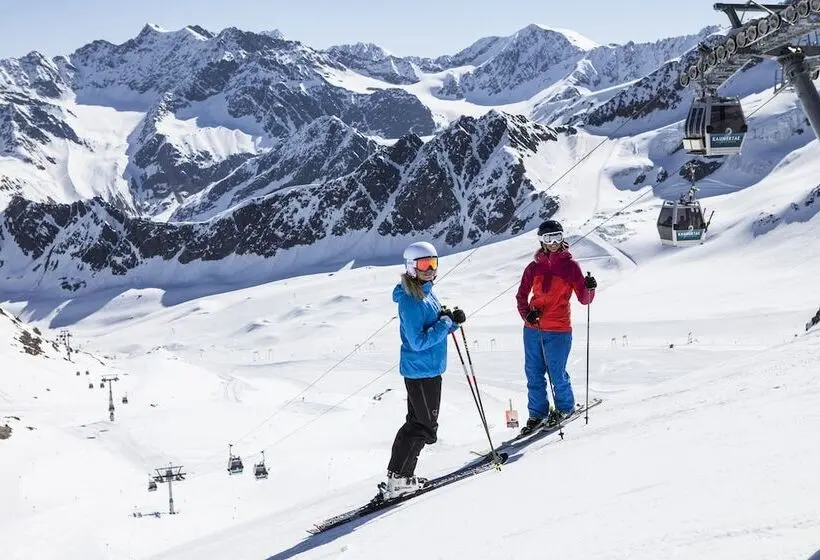 Hotelli Weisseespitze