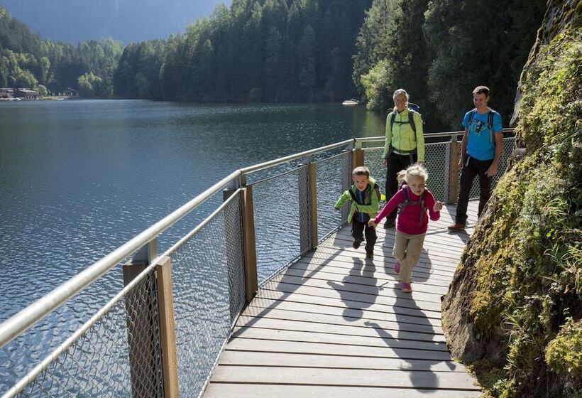 בית מלון כפרי Zum Hirschen