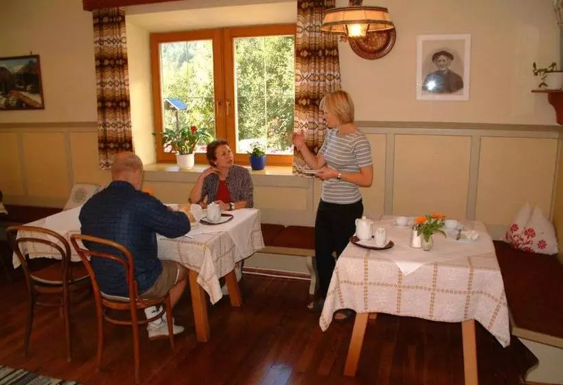 ペンション Gästehaus Post