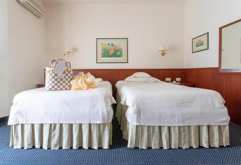 ホテル Garden Terme