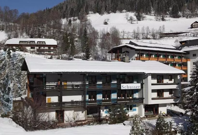 Отель Gästehaus Schusser An Der Therme