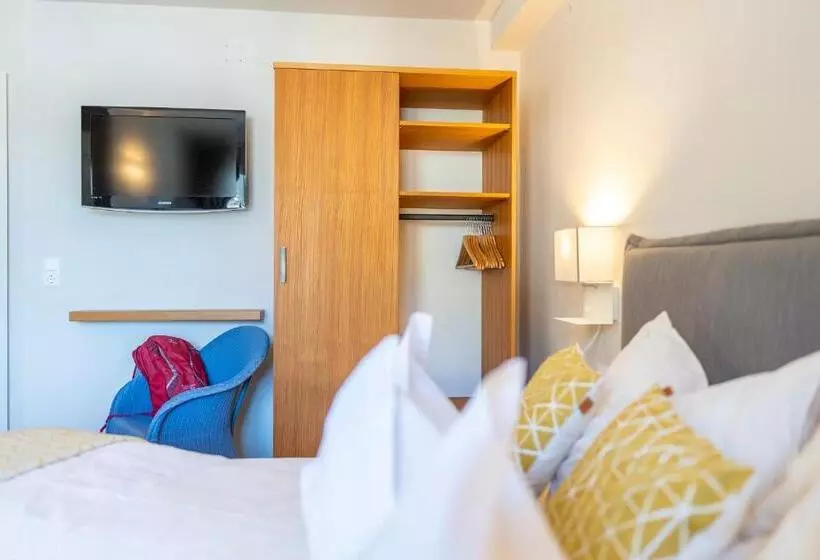 Отель Gästehaus Schusser An Der Therme