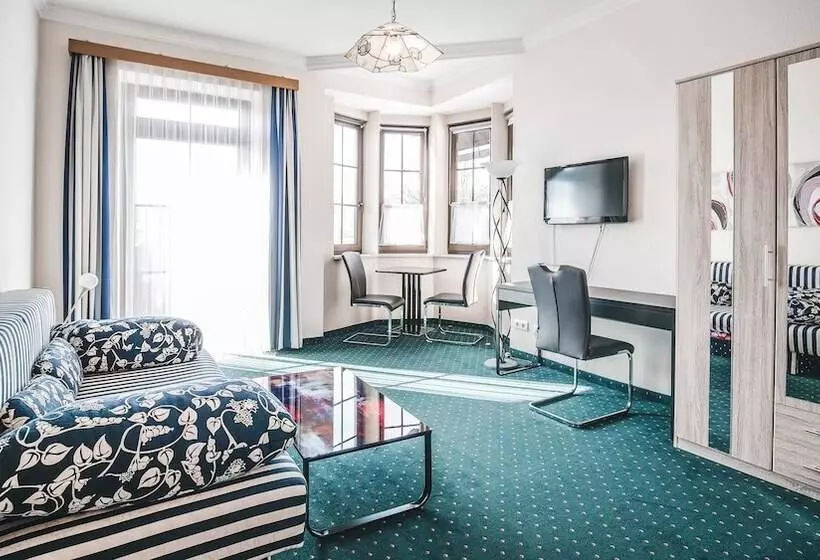 هتل Kärntnerhof Velden By S4y