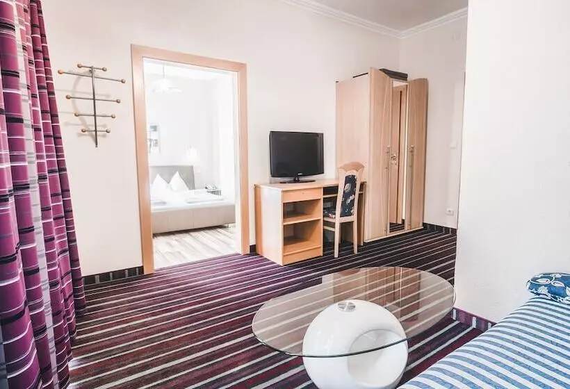 هتل Kärntnerhof Velden By S4y