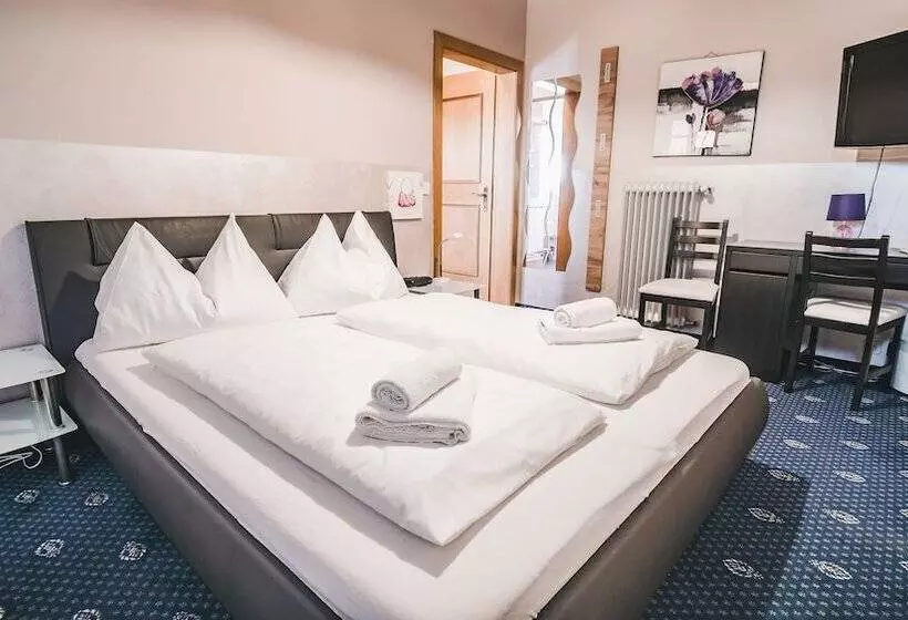 هتل Kärntnerhof Velden By S4y