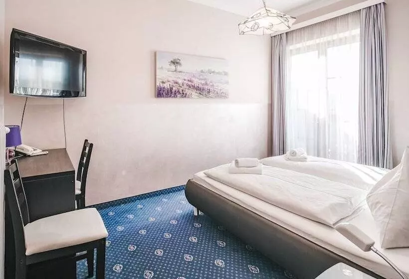 هتل Kärntnerhof Velden By S4y