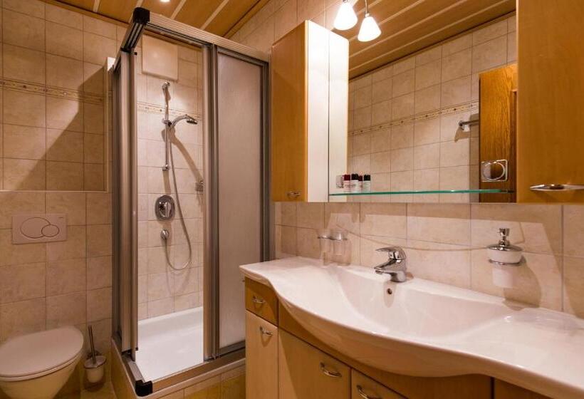 בית מלון כפרי Landgasthof Leopoldhof