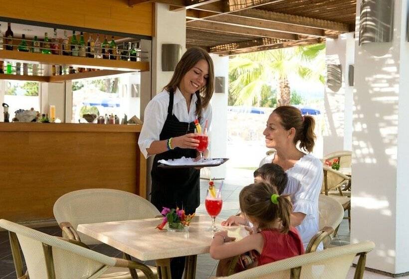 בית מלון כפרי Pizzomunno Vieste Palace