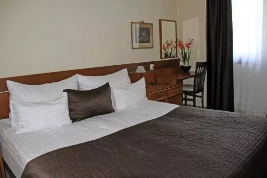 Schwarz Wienerwald Residenz