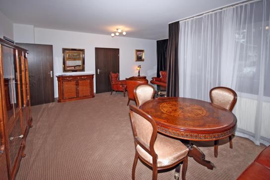 Schwarz Wienerwald Residenz