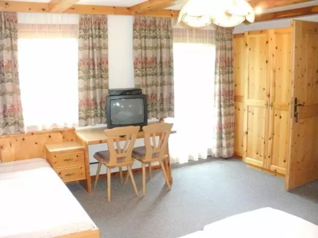 膳宿费 Berggasthaus Trojen