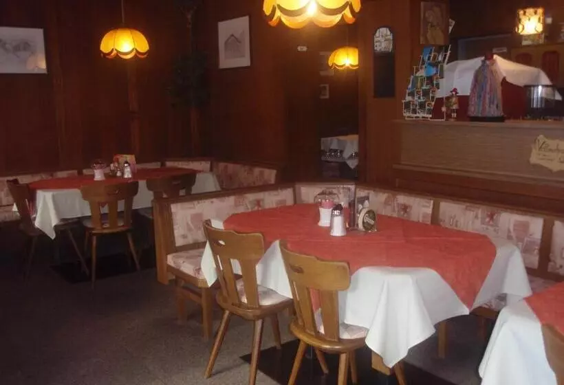 膳宿费 Berggasthaus Trojen