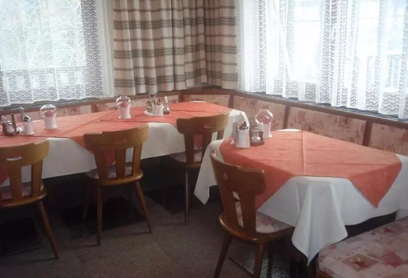 膳宿费 Berggasthaus Trojen