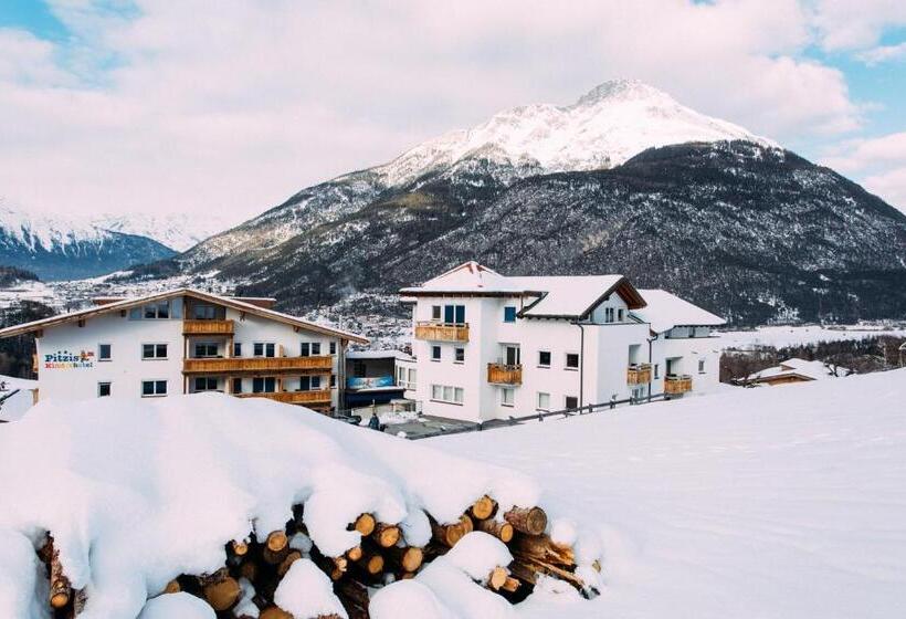 Pitzis Kinderhotel   Family Only