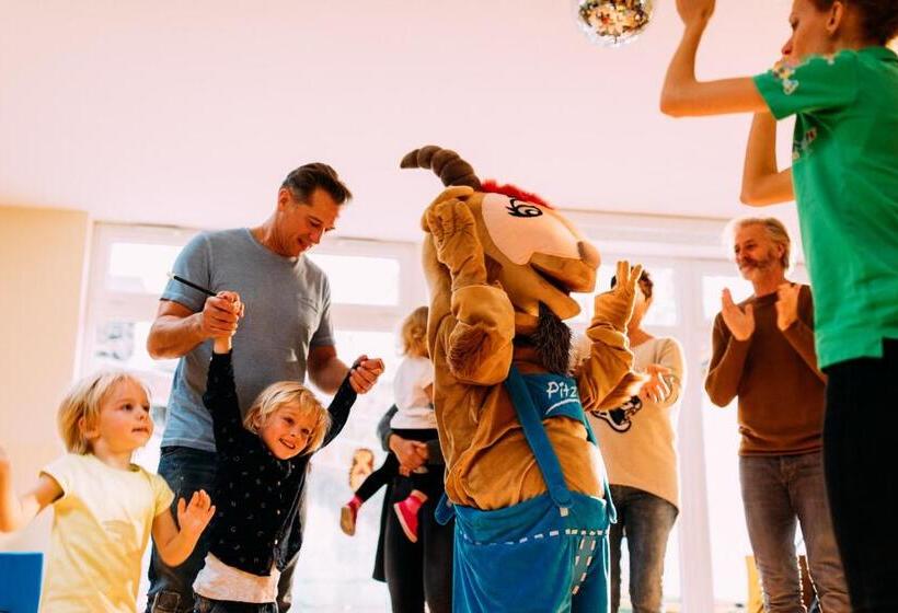Pitzis Kinderhotel   Family Only