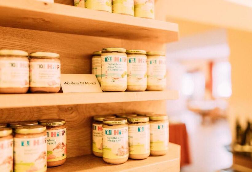 Pitzis Kinderhotel   Family Only