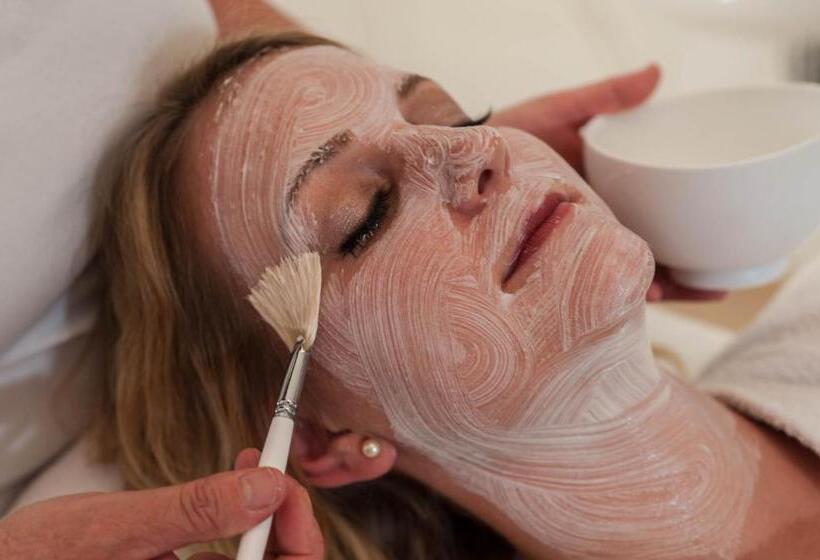 Pitzis Kinderhotel   Family Only