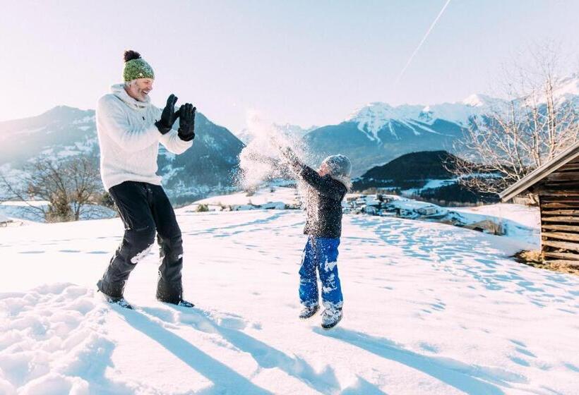 Pitzis Kinderhotel   Family Only