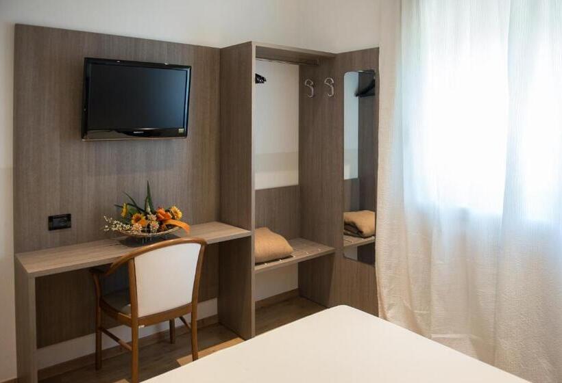 호텔 Albergo Grappolo D'oro