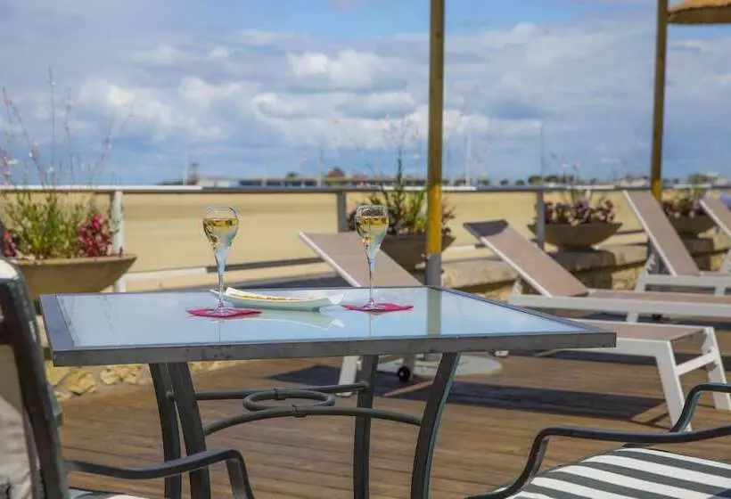 هتل Arc Hôtel Sur Mer