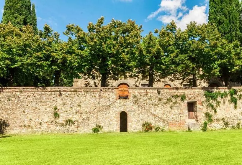 هتل Castello Di Fezzana