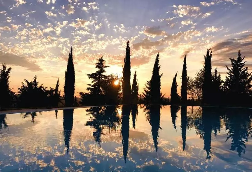 هتل Castello Di Fezzana