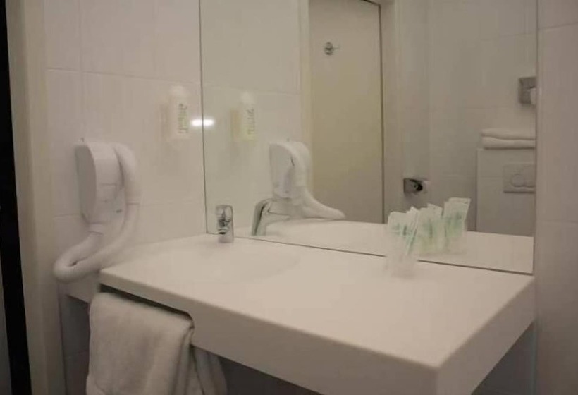 فندق Des Tonneliers