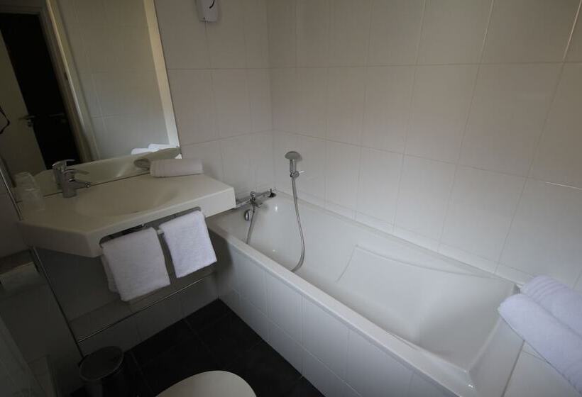 فندق Des Tonneliers