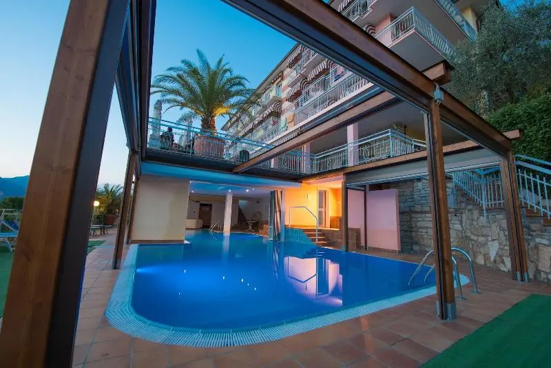 Hotel Eden