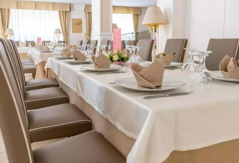 Отель Green Park