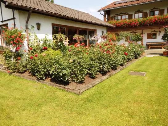 Hotelli Gästehaus Hubertushof