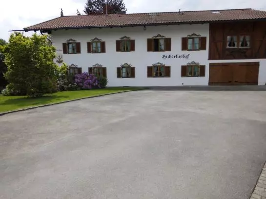 Hotelli Gästehaus Hubertushof