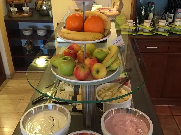 فندق Iris Am See Garni