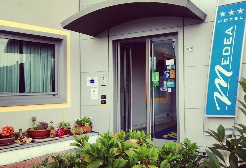 فندق Medea