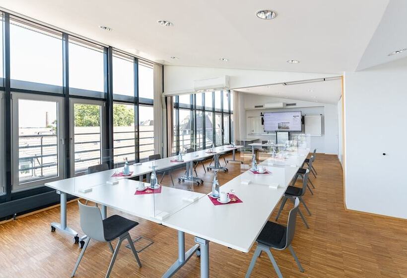 هتل Neuhaus Integrations