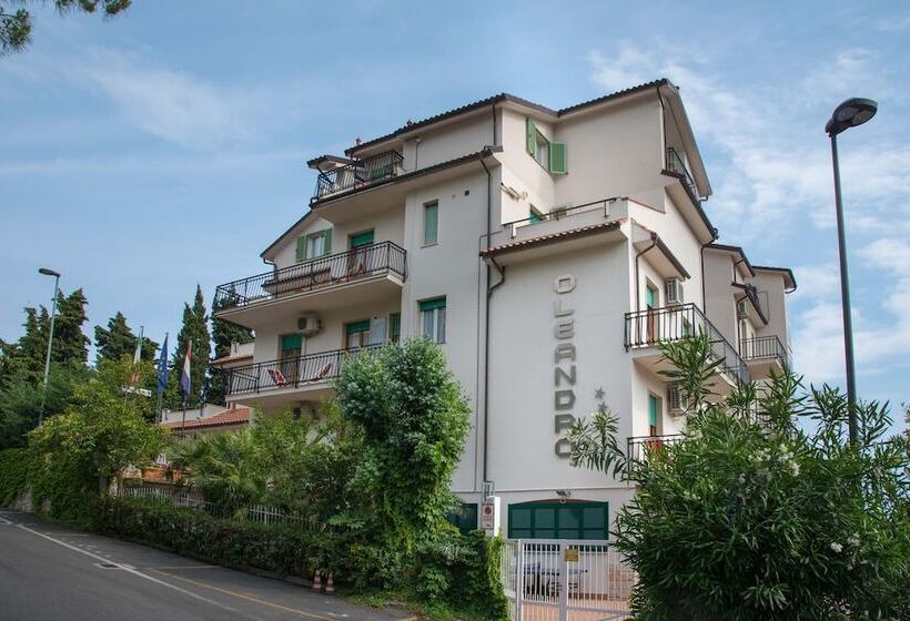 ホテル Residence Oleandro