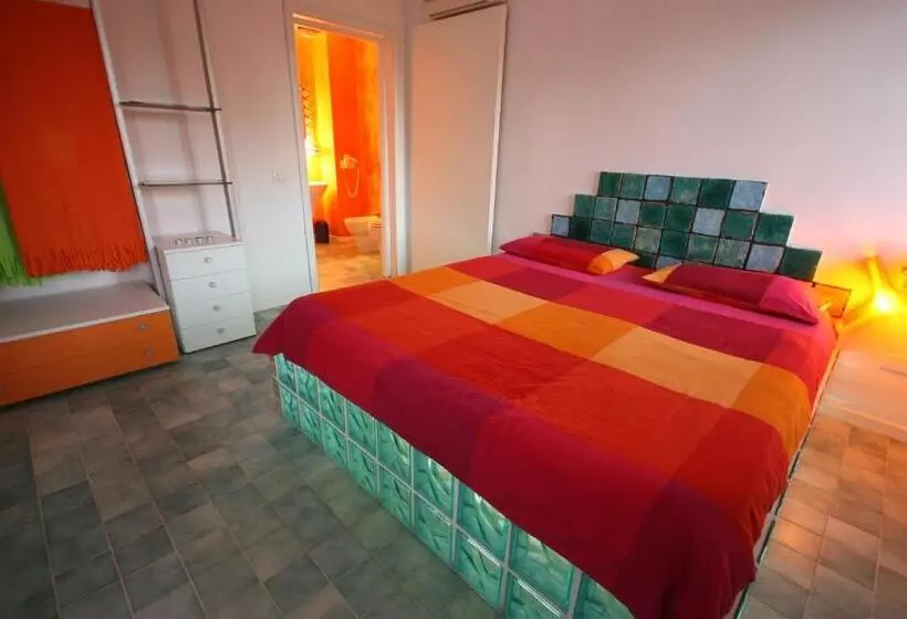 Отель Suite House L'isola Che Non C'è