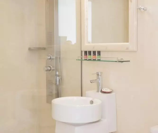 Scorpios Hotel & Suites