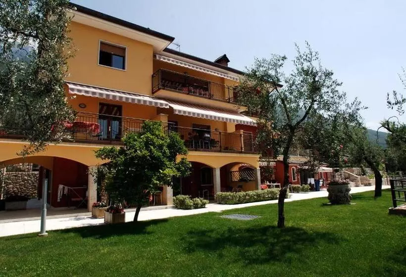 Villa Due Leoni   Residence