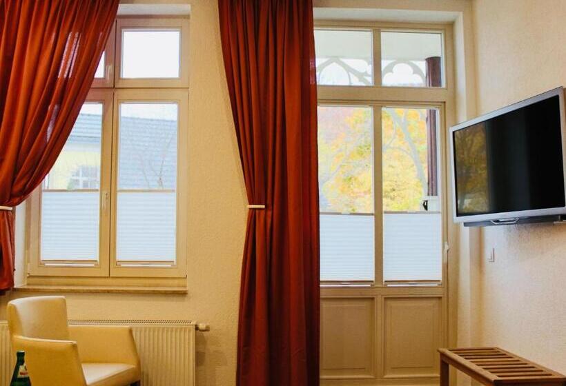 مبيت وإفطار Pension Kurhausblick