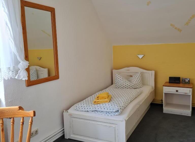 مبيت وإفطار Pension Schmidt