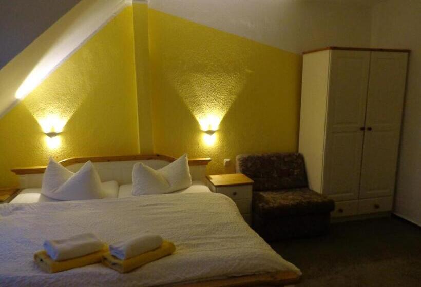 مبيت وإفطار Pension Schmidt