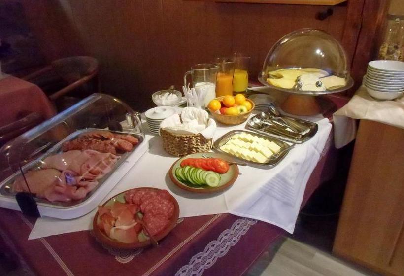 تختخواب و صبحانه Tangopension