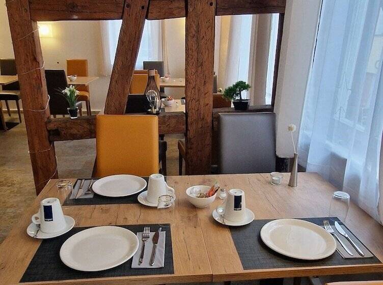 ホテル Goldener Hirsch Mosbach