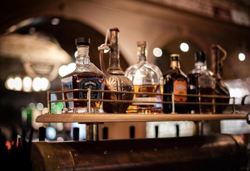 ホテル Goldener Hirsch Mosbach